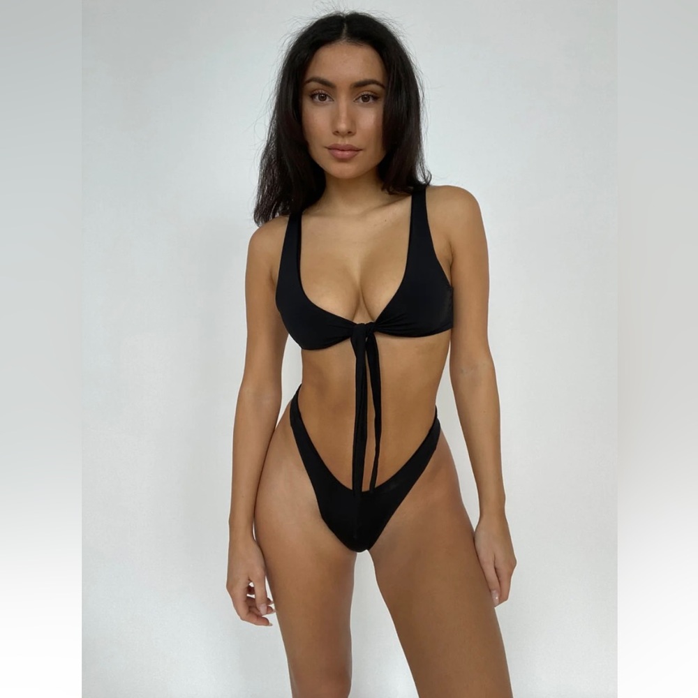 437 Swim THE KENZIE TOP-BLACK (1 TOP, 12+ WAYS TO WEAR IT)